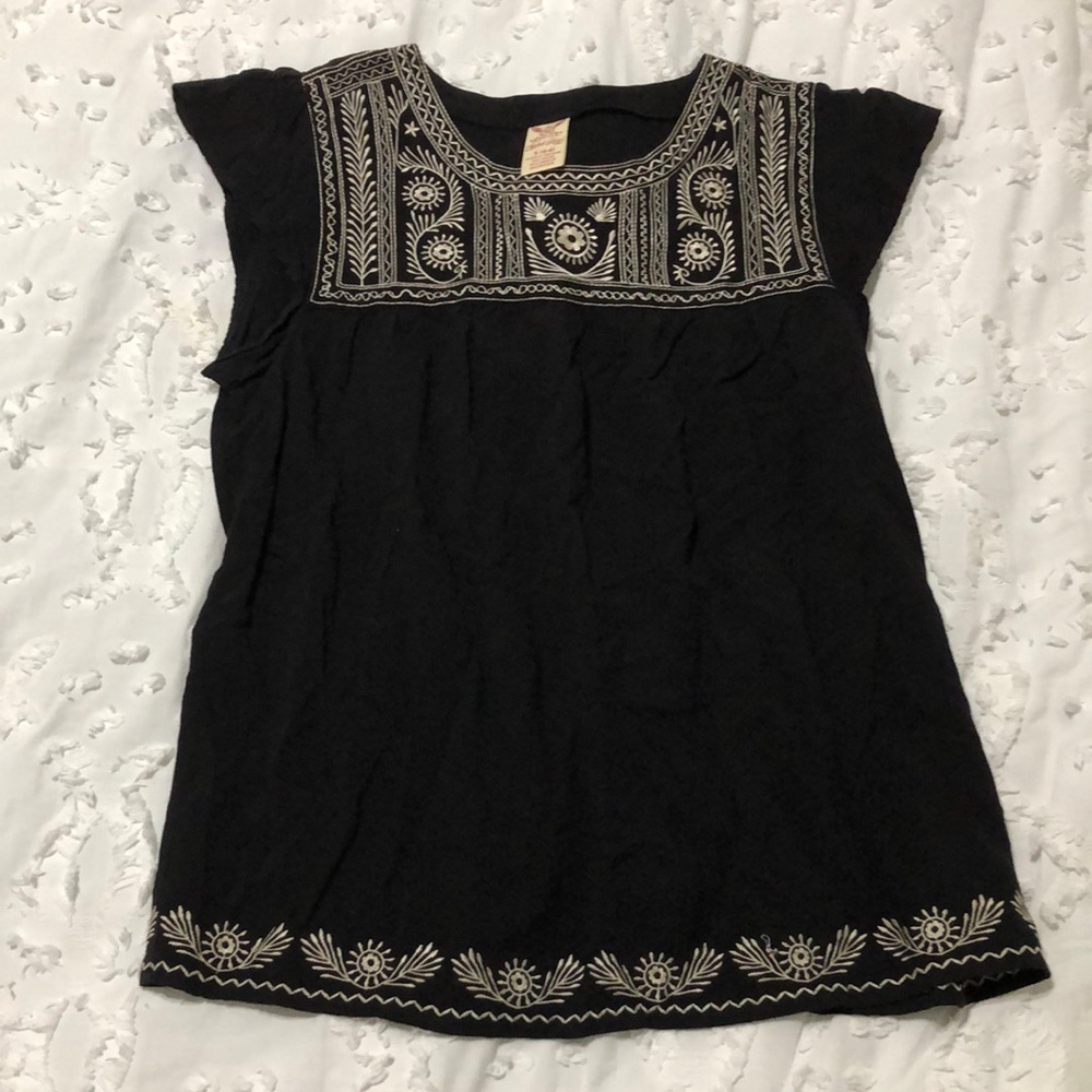 Black and off white 100% Rayon blouse